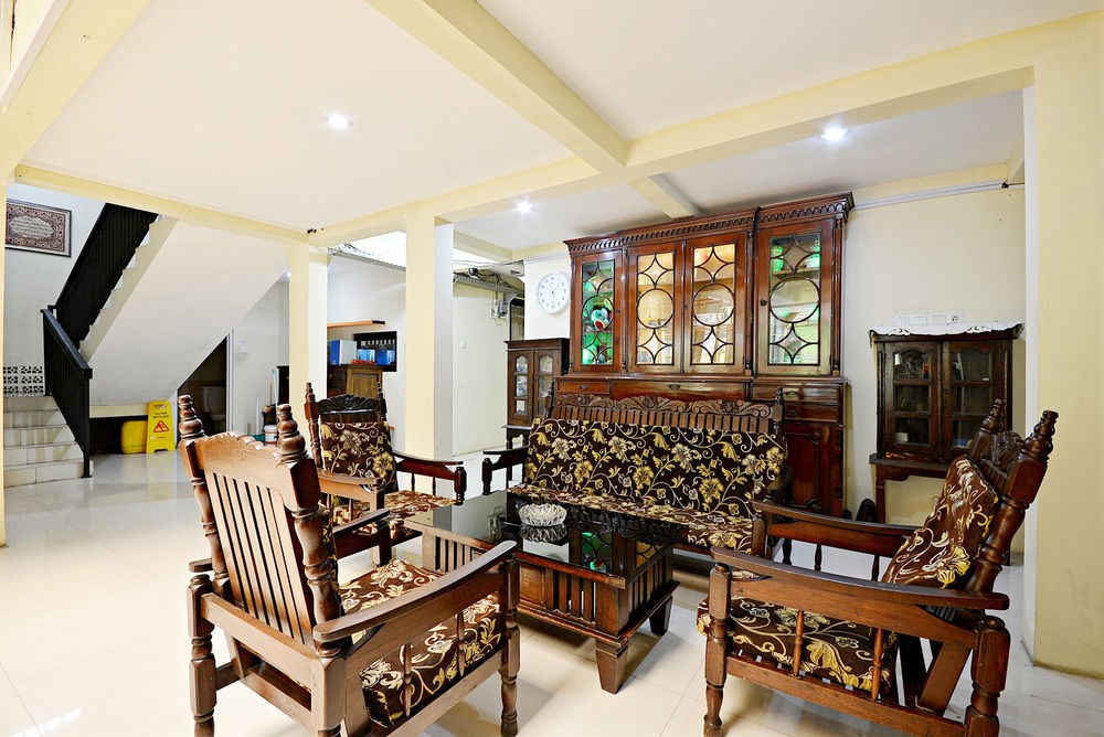 Zen Rooms Kuningan Syariah Yakarta Exterior foto