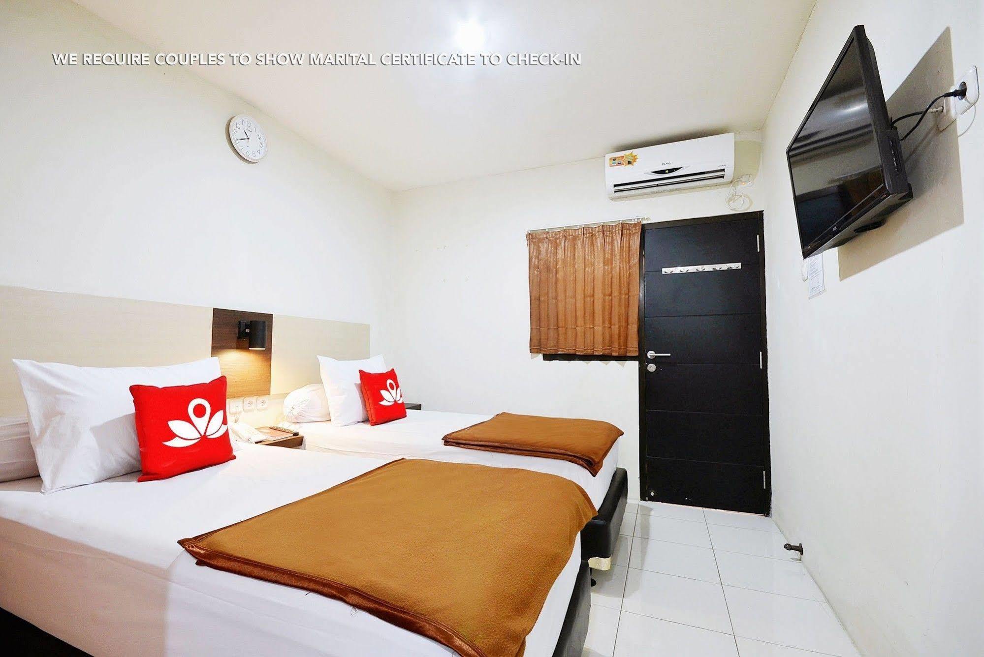 Zen Rooms Kuningan Syariah Yakarta Exterior foto