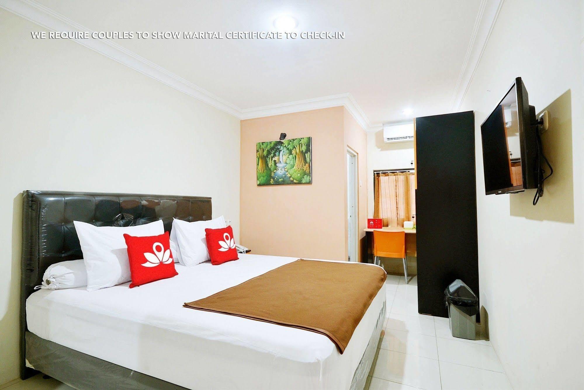 Zen Rooms Kuningan Syariah Yakarta Exterior foto