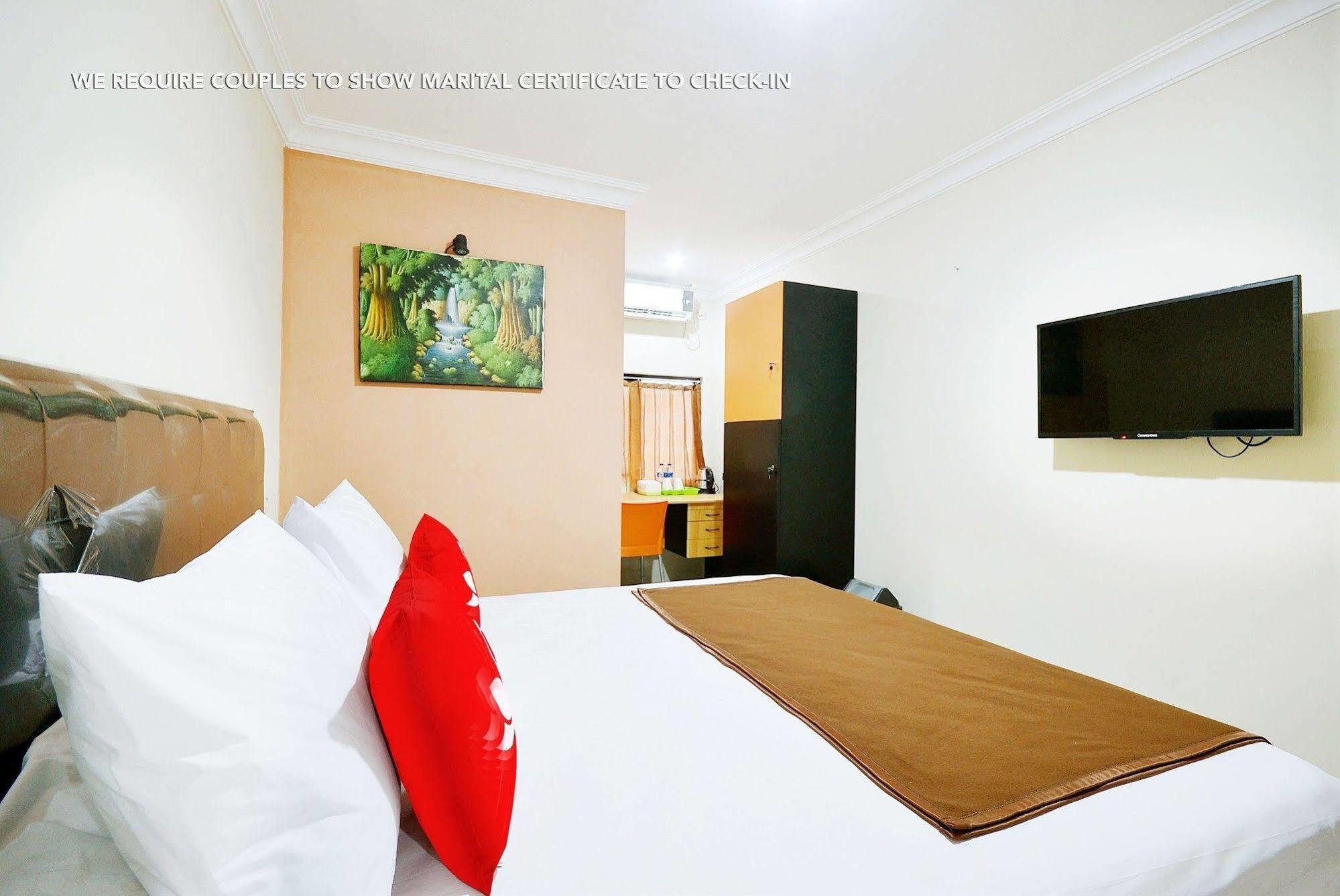 Zen Rooms Kuningan Syariah Yakarta Exterior foto