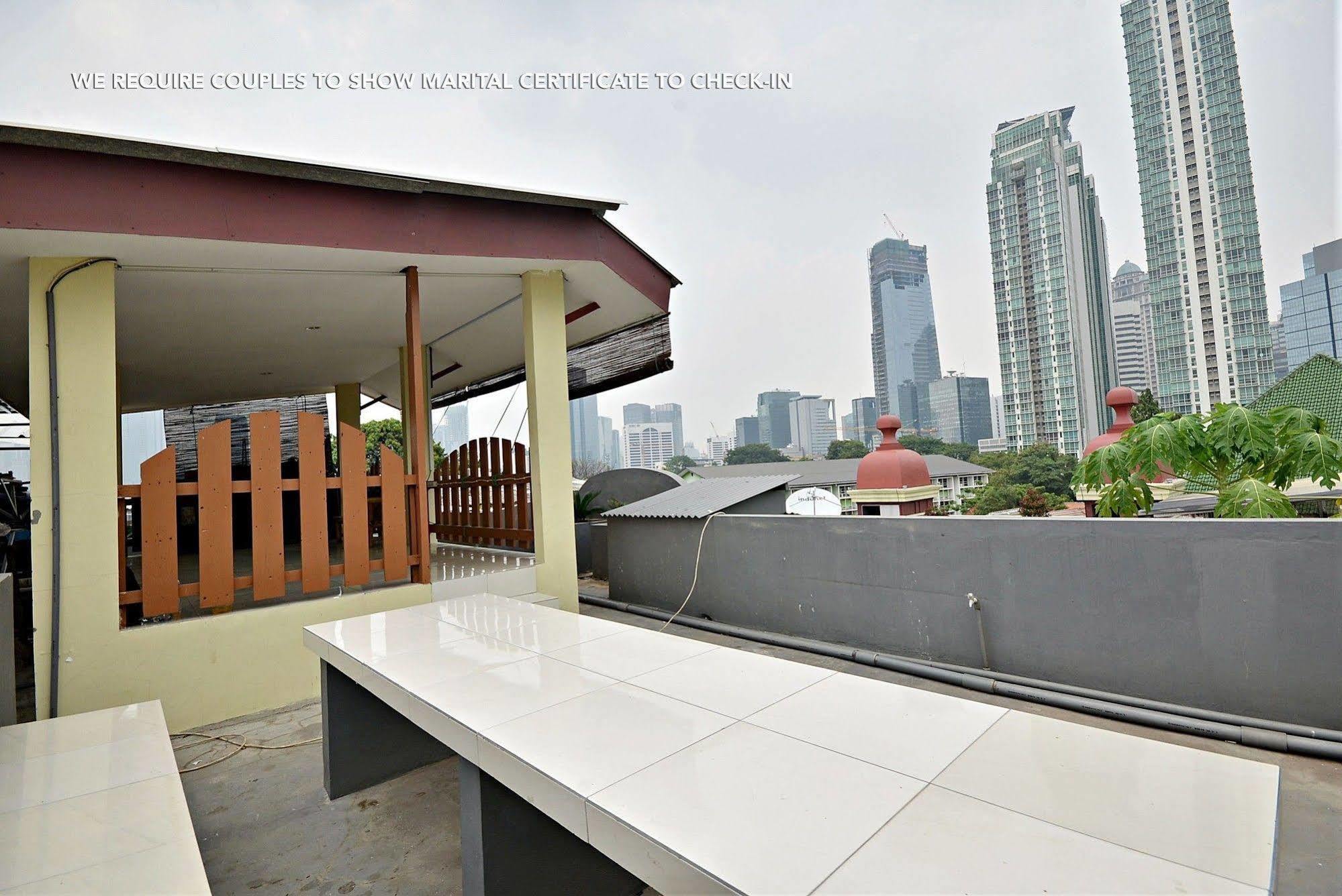 Zen Rooms Kuningan Syariah Yakarta Exterior foto