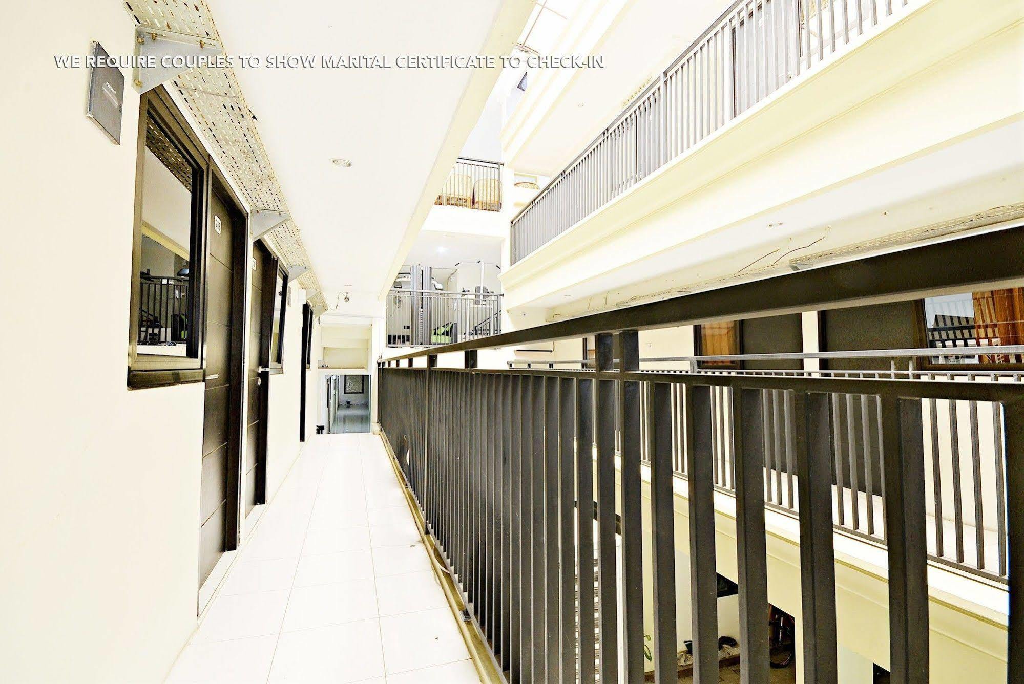 Zen Rooms Kuningan Syariah Yakarta Exterior foto