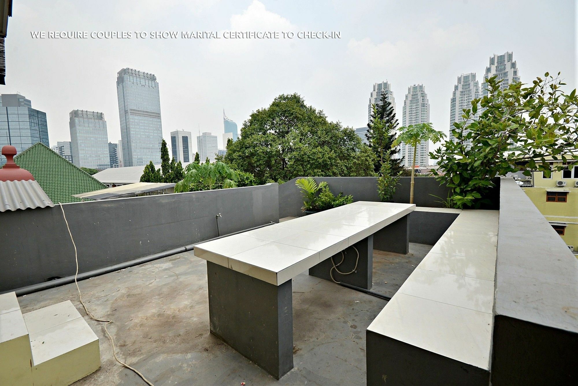Zen Rooms Kuningan Syariah Yakarta Exterior foto